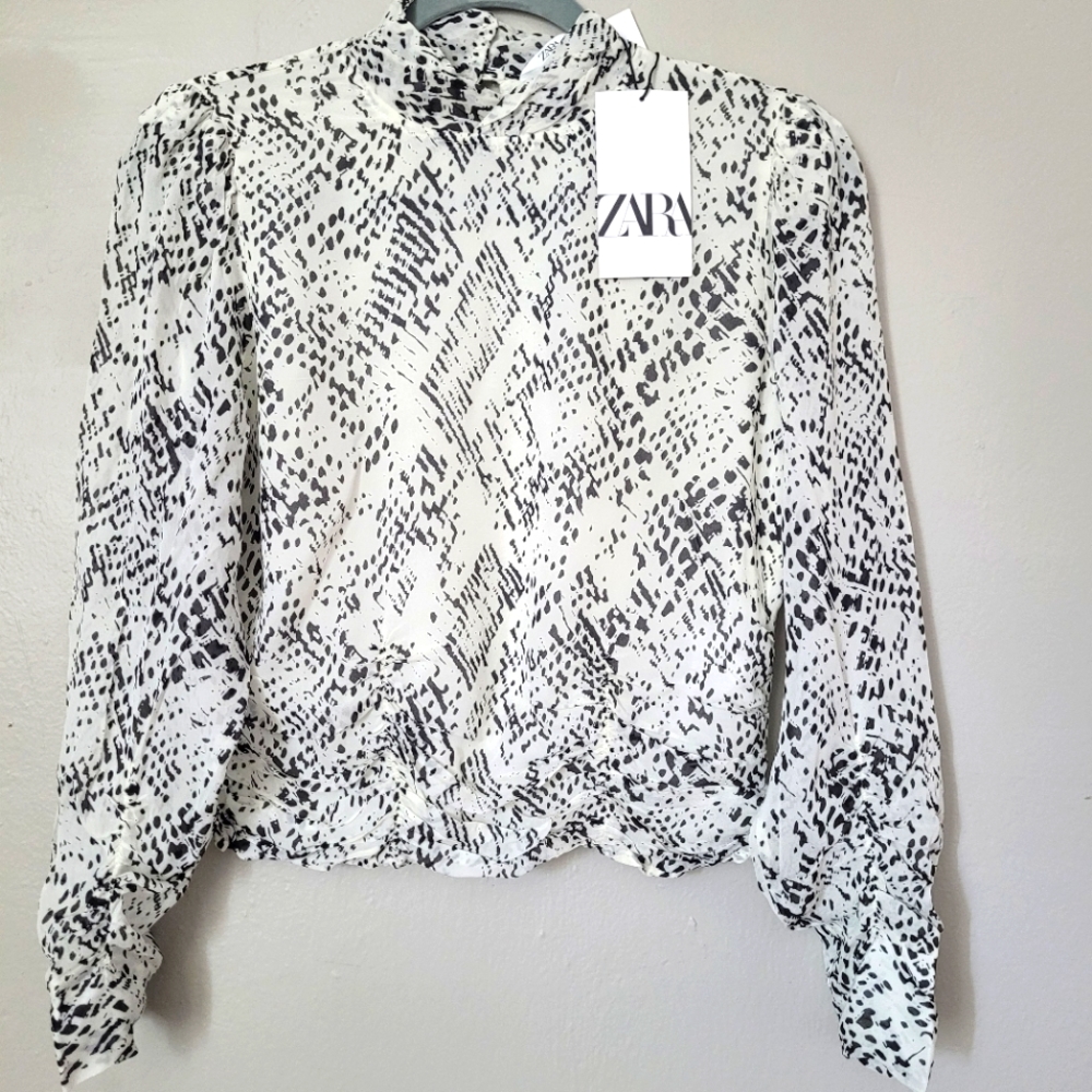 Zara, crop top, M, White w/ Black print